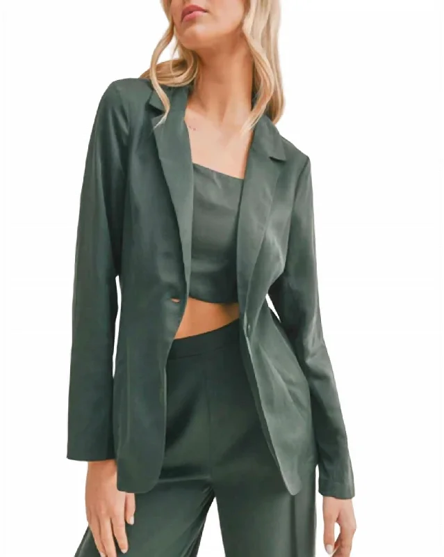 Day To Night Styles Evergreen Blazer In Dark Green