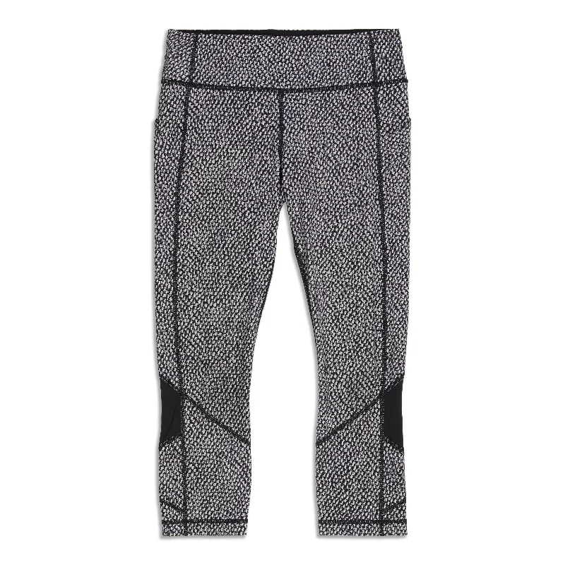 Trend Forward Threads For Her Pace Rival Crop - Resale